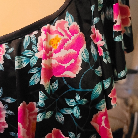 One shoulder floral swim top ♡ - Picture 2 of 4